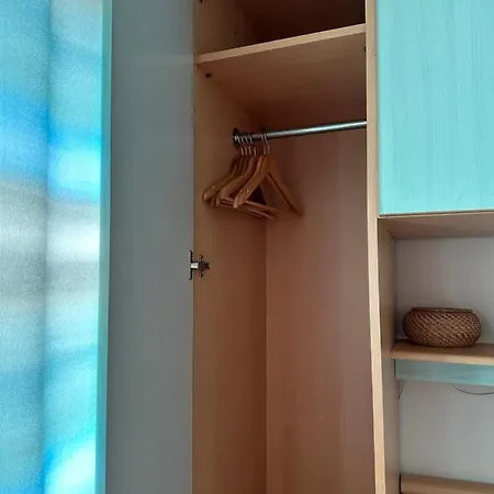 Daire Deniz Manzarali, Plajli Ve Havuzlu Sitede, Seckin Sitesi,