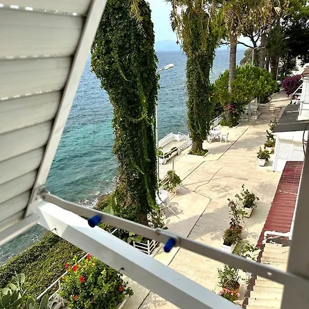 Daire Deniz Manzarali, Plajli Ve Havuzlu Sitede, Seckin Sitesi, Kusadasi